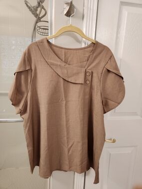 Womens Taupe Short Sleeve Blouse with Button Detail..Never Worn 1XL